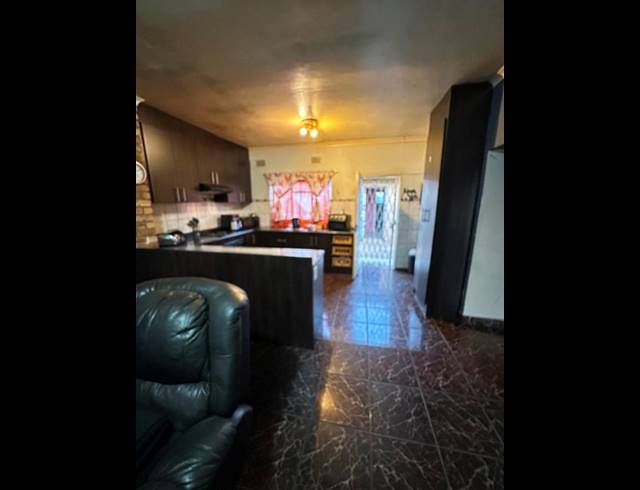 4 BEDROOM HOUSE FOR SALE IN STRUBENVALE